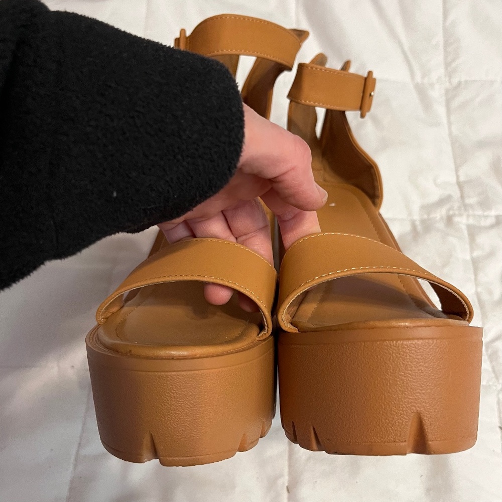 Cute Chunky Camel Platforms Size 39 CN/US 7.5